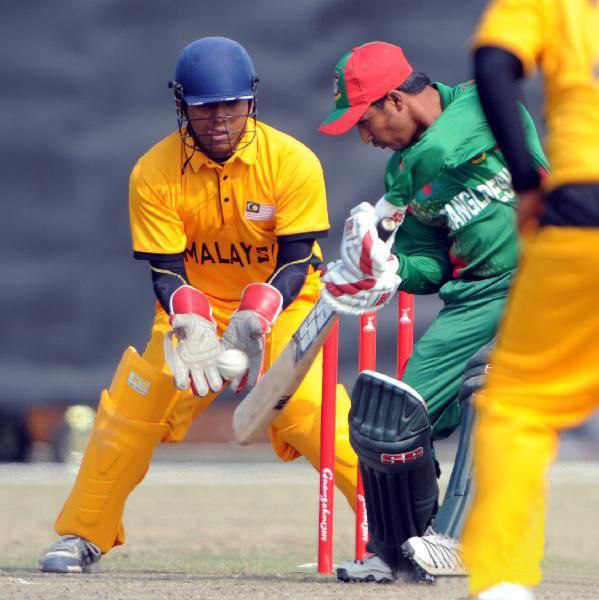 板球(其他体育健身相关)板球(cricket),又称木球,一向给人称颂为"绅士