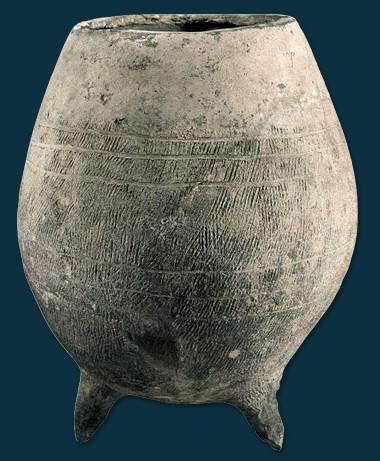 灰陶绳纹卵腹三足瓮 (文化遗产)