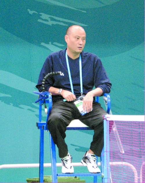 后任中国羽毛球队男单主教练,董炯,孙俊,陈刚都是在李矛执教时冒尖的