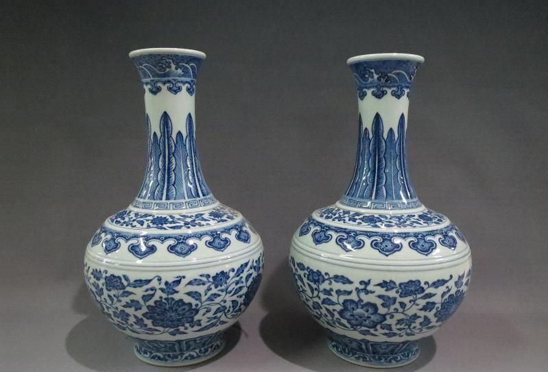 清乾隆青花赏瓶(文化遗产)