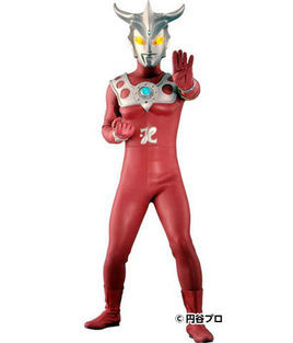 他受诸星团赛文奥特曼之托加入宇宙巡逻队mac与无数觊觎地球的怪兽及