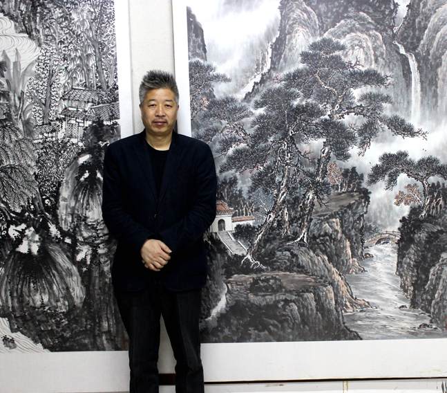 职业画家,1962年生于素有书画之乡的常熟,自幼受虞山画派的熏陶,擅长