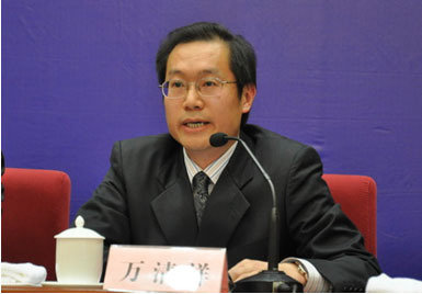 万清祥 (教师|政治人物)