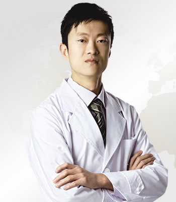 是云南省唯一受顶级杂志《时尚cosmo》专访的医生,研发了吴氏-明星睑