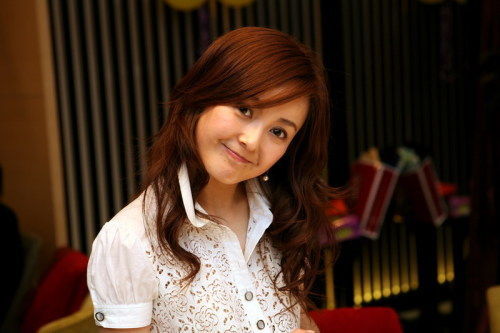 龚露(演员)龚露,1980年05月05日出生于南京市,中国大陆女演员和主持人