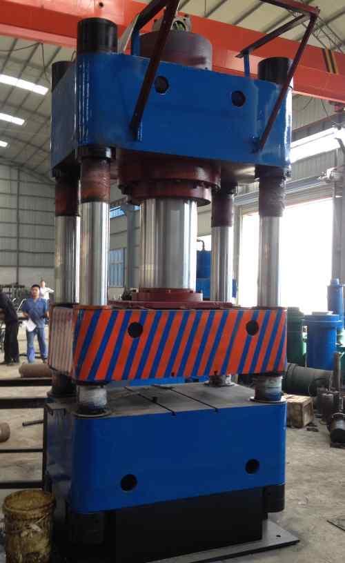 四柱式油压机 (机械)