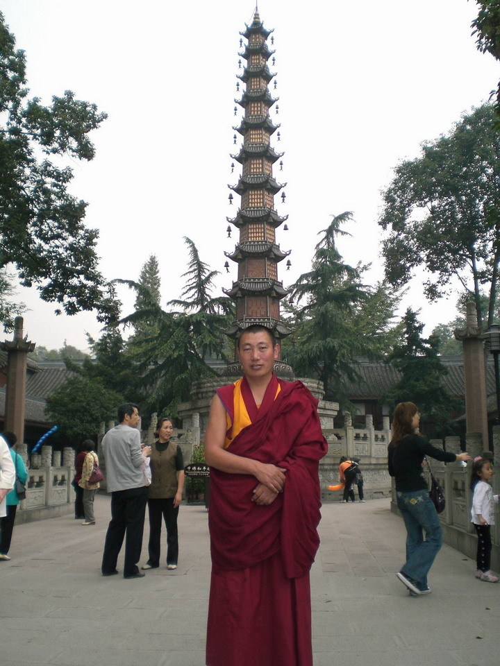 俄智华仁波切宗教人物