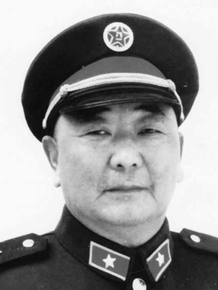 1929年3月出生于荣成市崖头镇青鱼滩村,曾任解放军第二炮兵学院副政委