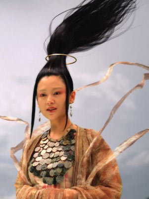 满神(其他人物相关)出自陈凯歌导演的《无极》,由其夫人陈红扮演.