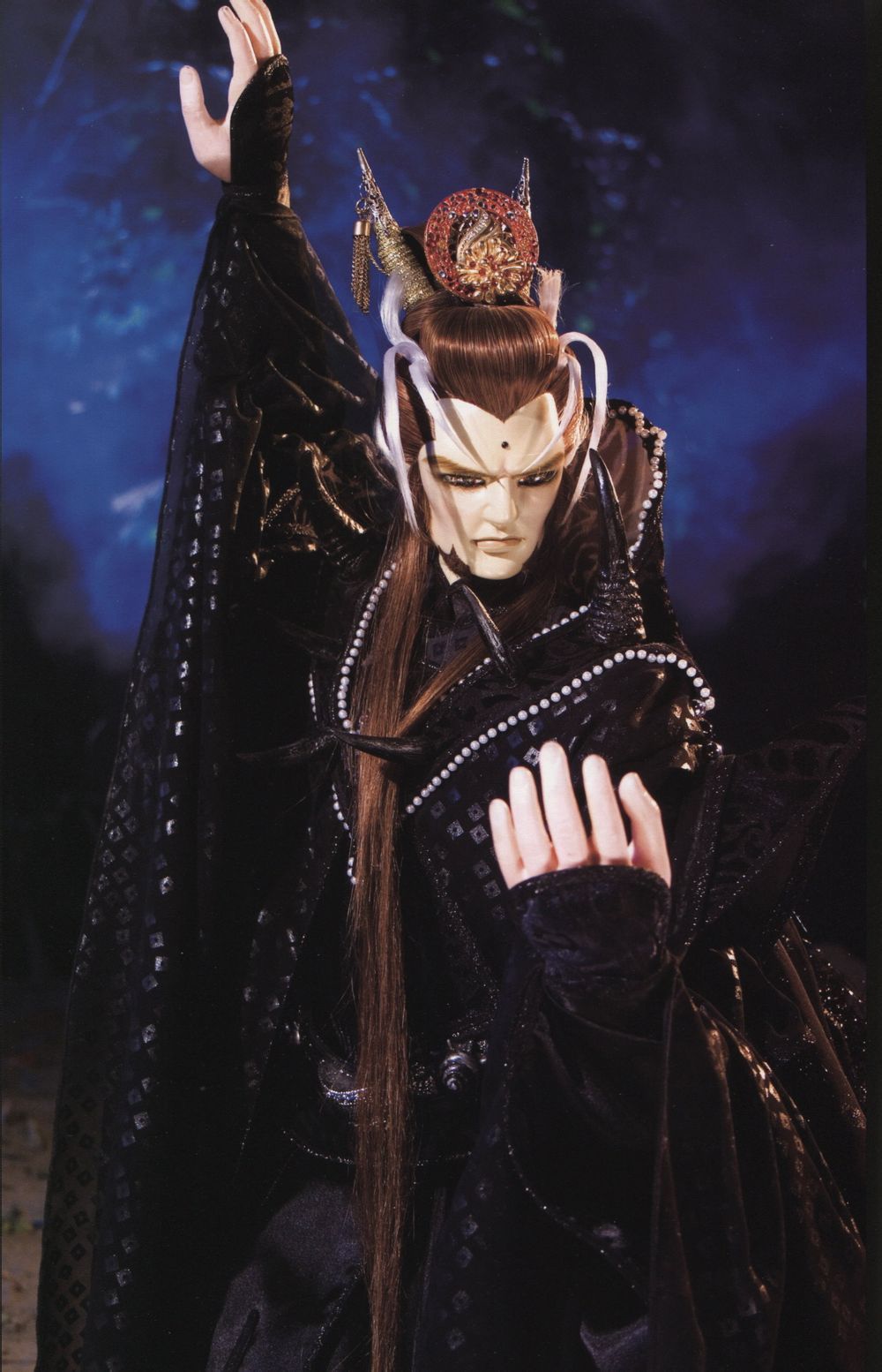 百年一出的阿鼻地狱岛大岛主,带领著灭恶鬼差缉捕罪恶深重的要犯,与