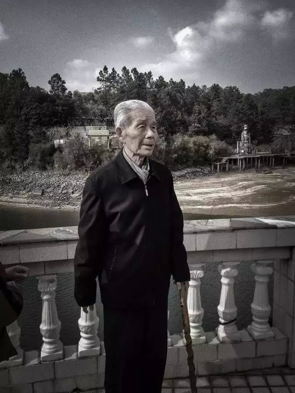 郑群(政治人物)_技点百科_技点网(政治人物)