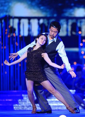 高雪(演员|教师)高雪是赵亮的前舞伴,亚洲职业拉丁舞冠军,第五届cctv