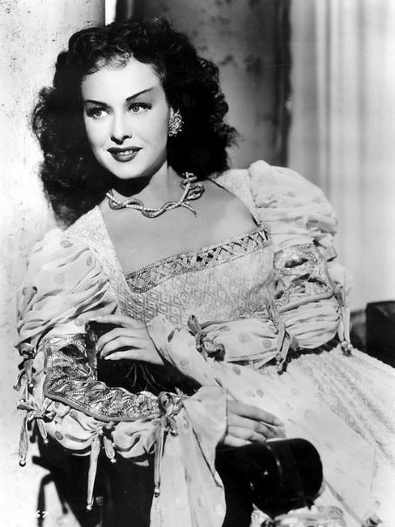 1925年-1991年),作家尤金·奥尼尔的女儿,查理·卓别林的妻子