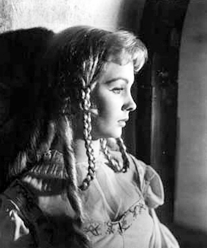 中仅有的两个女性角色之一,她与丹麦王后,哈姆雷特之母乔特鲁德撑起了