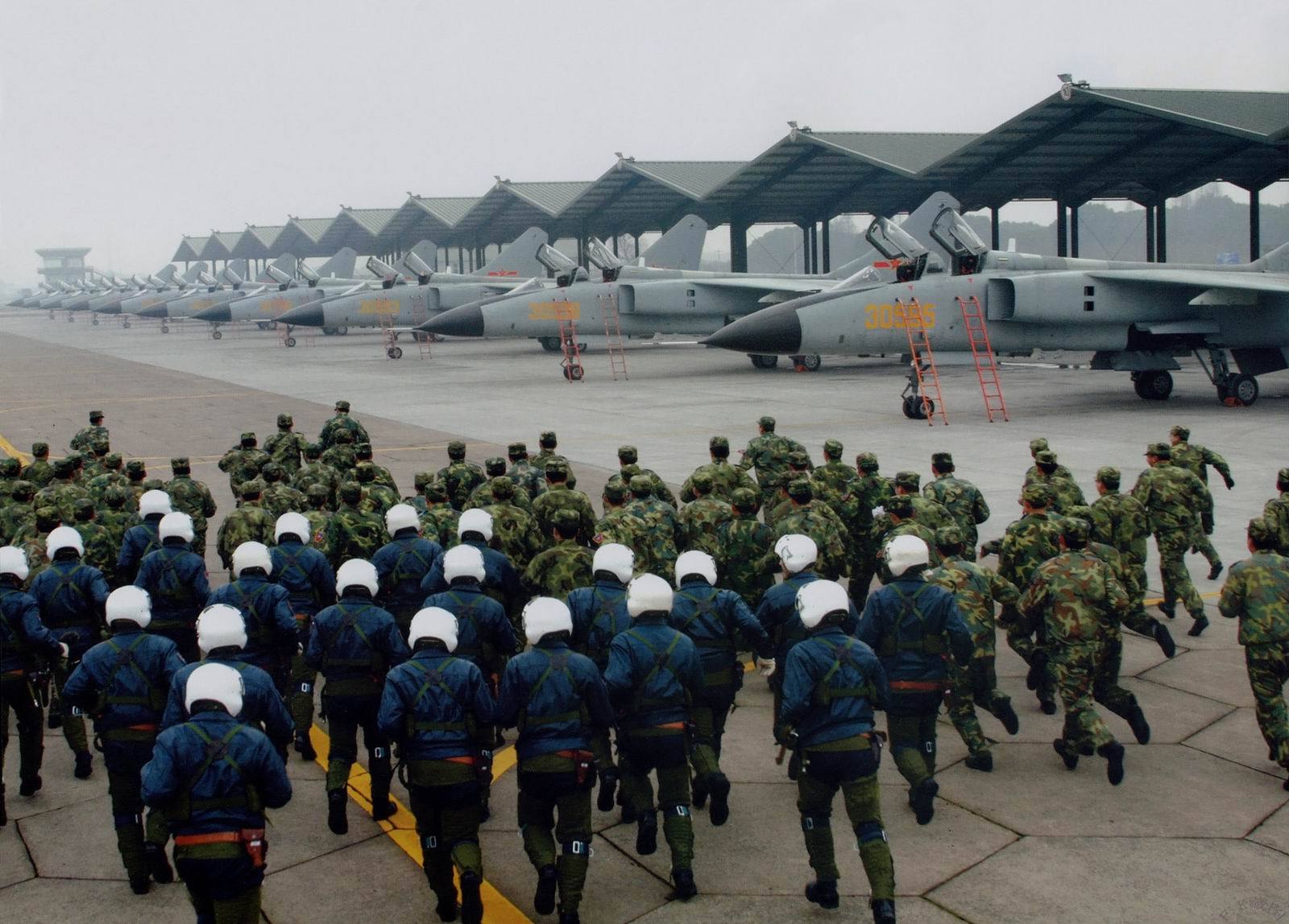 中国空军先锋飞行大队的责任和担当-国际在线