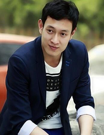 李超(教师)李超,男,汉族,山西省平定县人,1958年3月出生于山东青岛