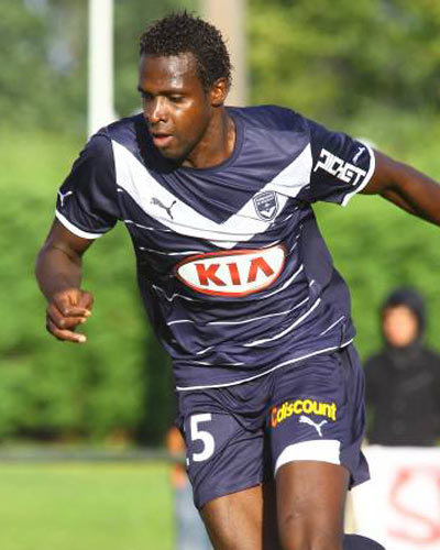 身高:183厘米体重:公斤惯用脚:右脚出生地:科尔贝-埃索讷(法国)国籍