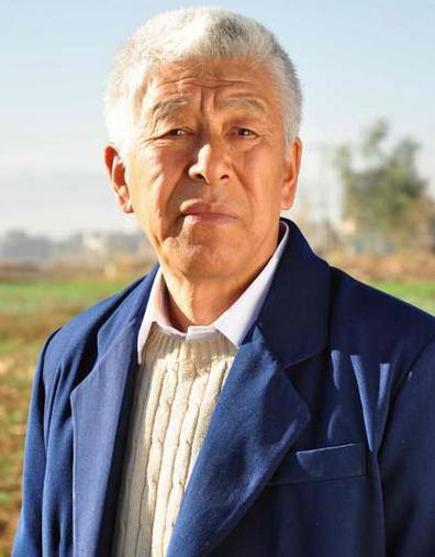 张洪杰饰演张老存 一个朴实勤劳,视土地为神,认定天下最大不过粮食的