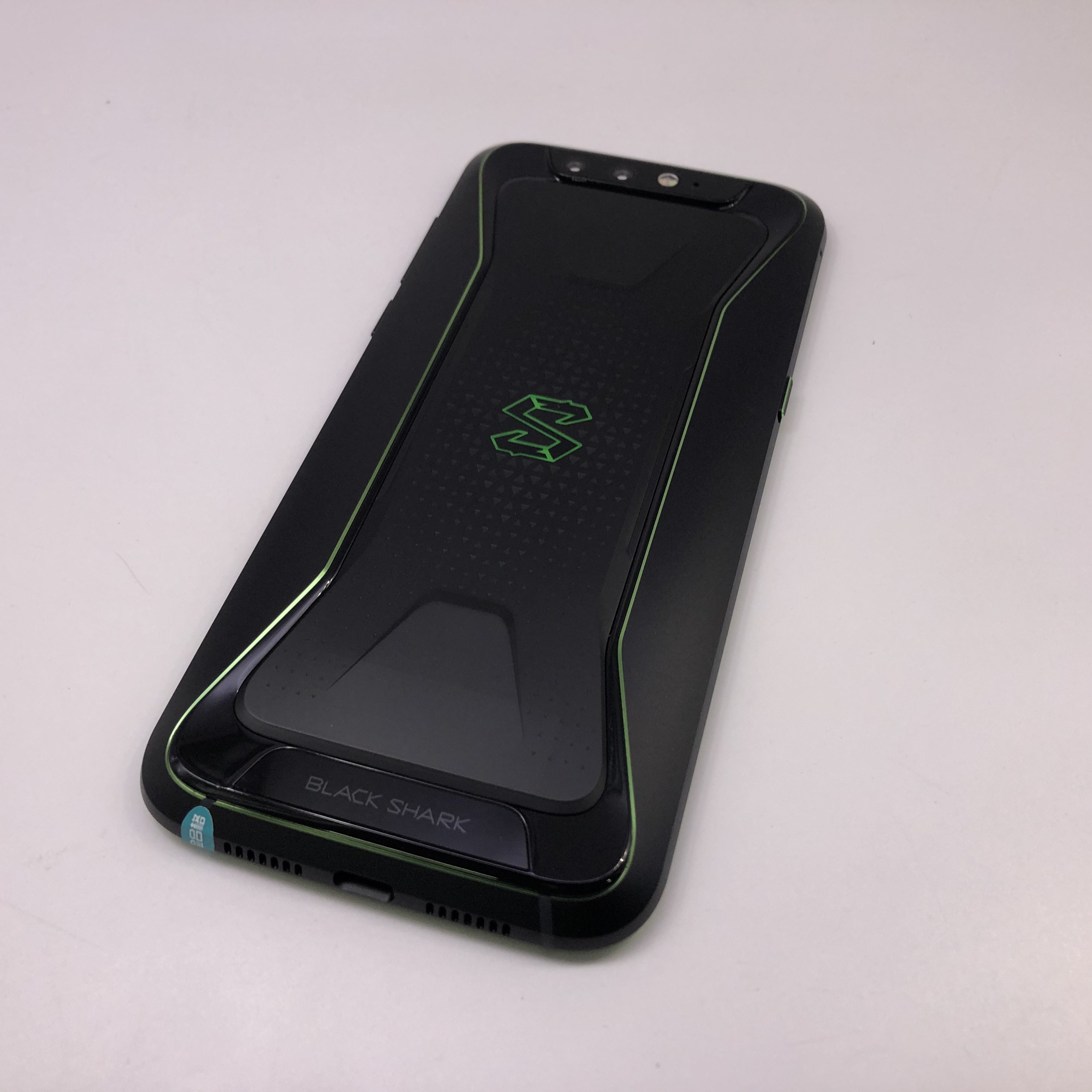 小米【黑鲨游戏手机】全网通 黑色 6g/64g 国行 9成新 - 专业质检 180