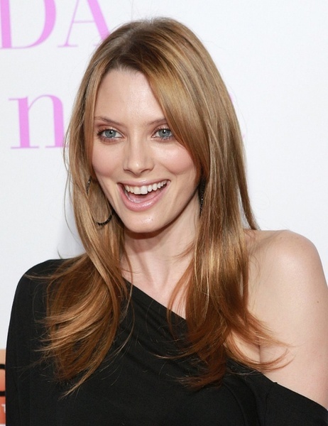 april bowlby(演员)艾普尔·鲍白因出演《好汉两个半》中kandi一角而