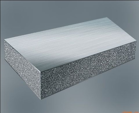发泡铝(公司)发泡铝又称泡沫铝,是以氢化钛为增粘剂和发泡剂,加入熔融