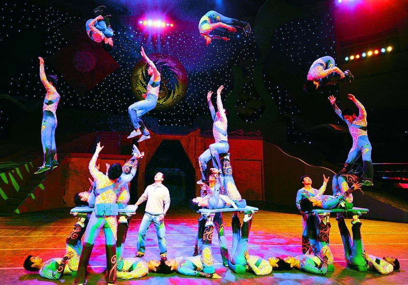 2010年1月,《蹬人》获第34届蒙特卡洛国际杂技节金