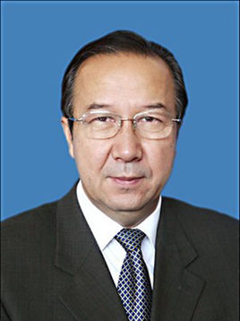 阿扎提·苏里坦 (文化人物|政治人物)