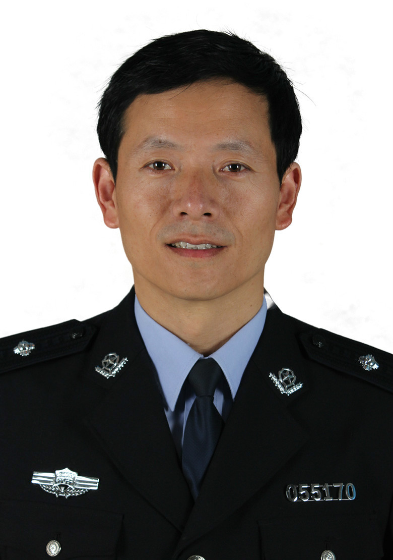 施文东其他人物相关