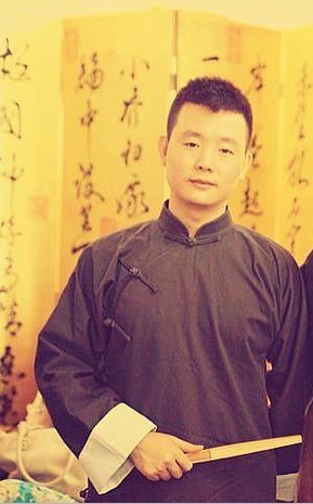 刘蟾(文化人物)别名:大生,自由撰稿人,《目标·雅生活》专栏作家.