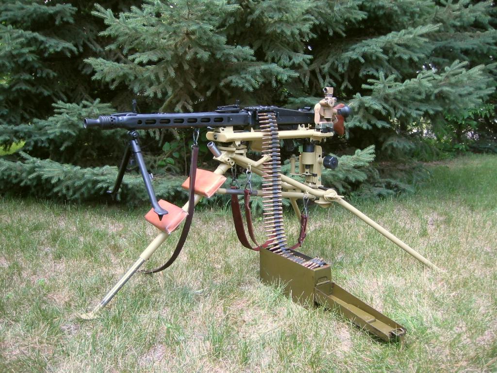 FN公司M249机枪美图欣赏 -6park.com