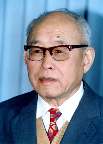 01),江苏常熟人,化学工程学家,教育家,中国科学院资深院士.