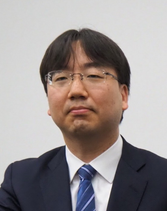 古川俊太郎所以任天堂认为游戏设备的"家长控制"功能可以有效限制游戏