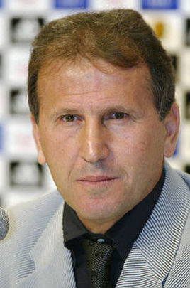 绰号"济科"(zico),1953年3月3日出生于巴西里约热内卢,前职业足球运动