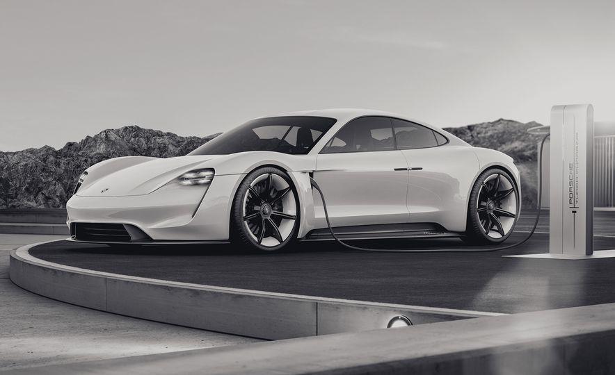 mission e (保时捷 中型车)