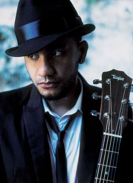 orange(音乐)《orange》是台湾男歌手张震岳2001年的专辑名.