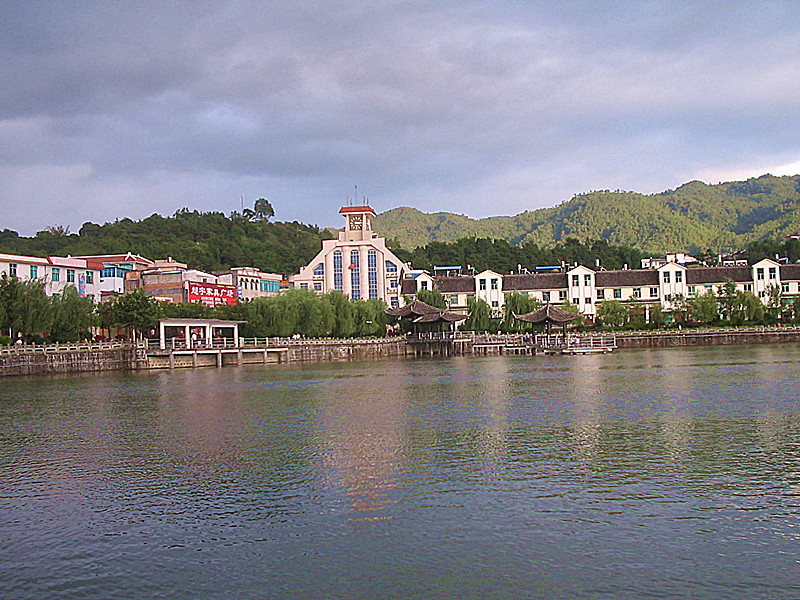 梁河县(群体)梁河县位于云南省西部,德宏傣族景颇族自治州东北部.