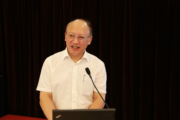 何华武政治人物