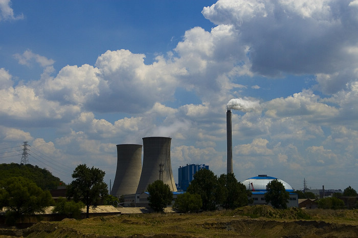 热电厂(公司)热电厂由于客观事实不可能与大型发电厂在同等起路线上