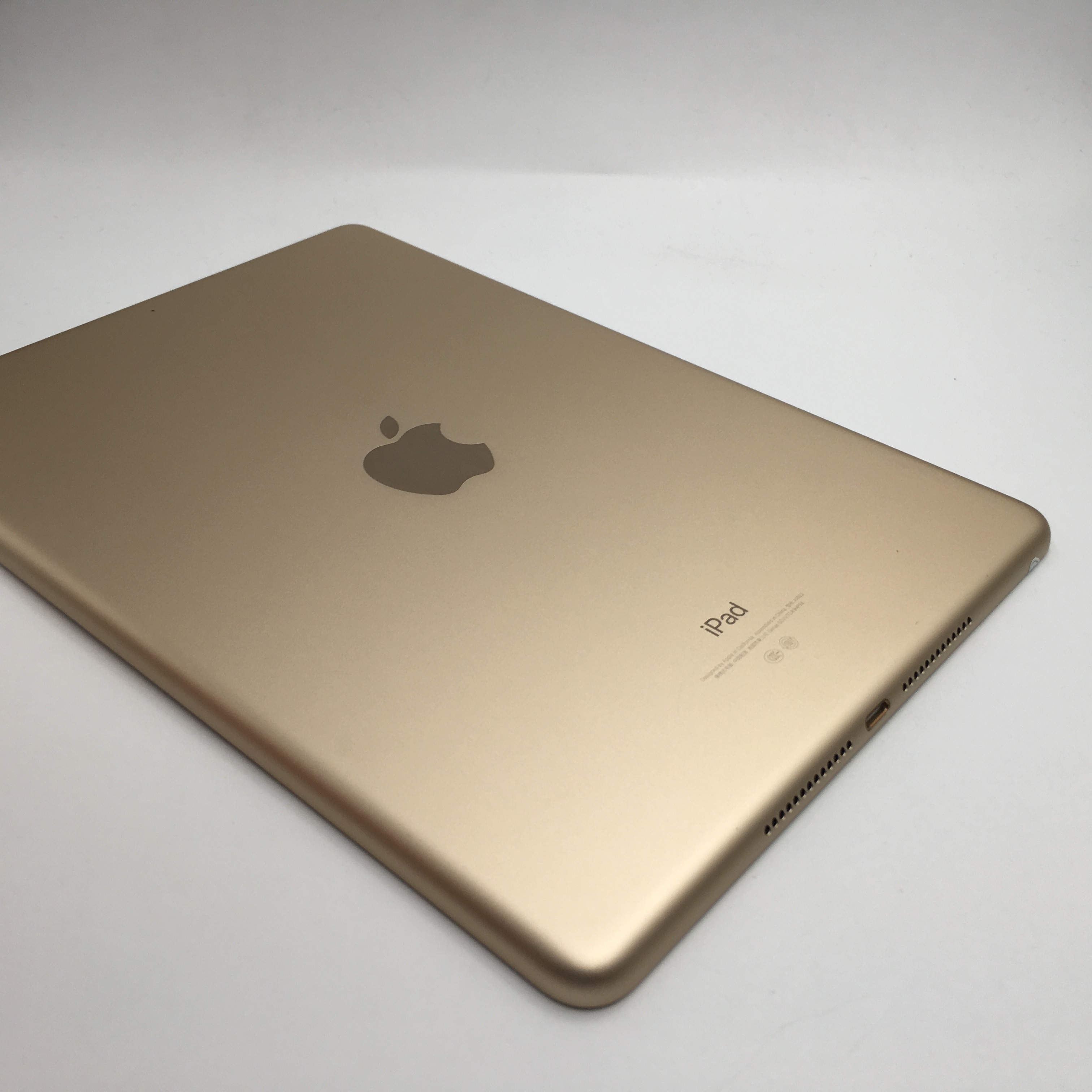 苹果【ipad第5代(2017款)】金色 wifi版 32 g 国行 95成新