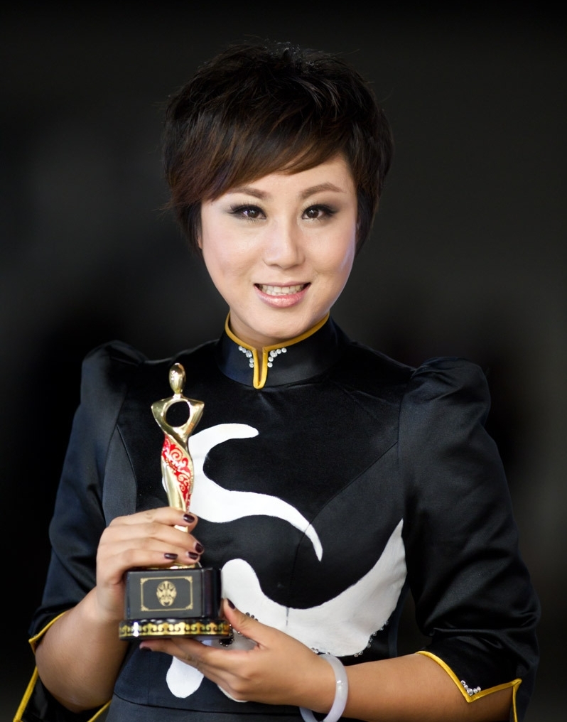 李小培(演员|文化人物)李小培,女,1985年出生,京剧花脸演员.籍贯河北.