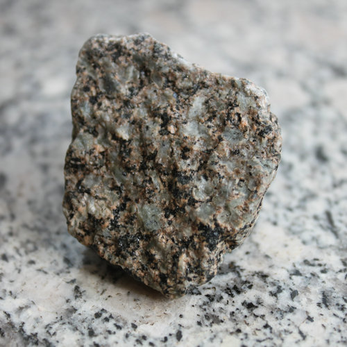 中华麦饭石其他实业人物相关