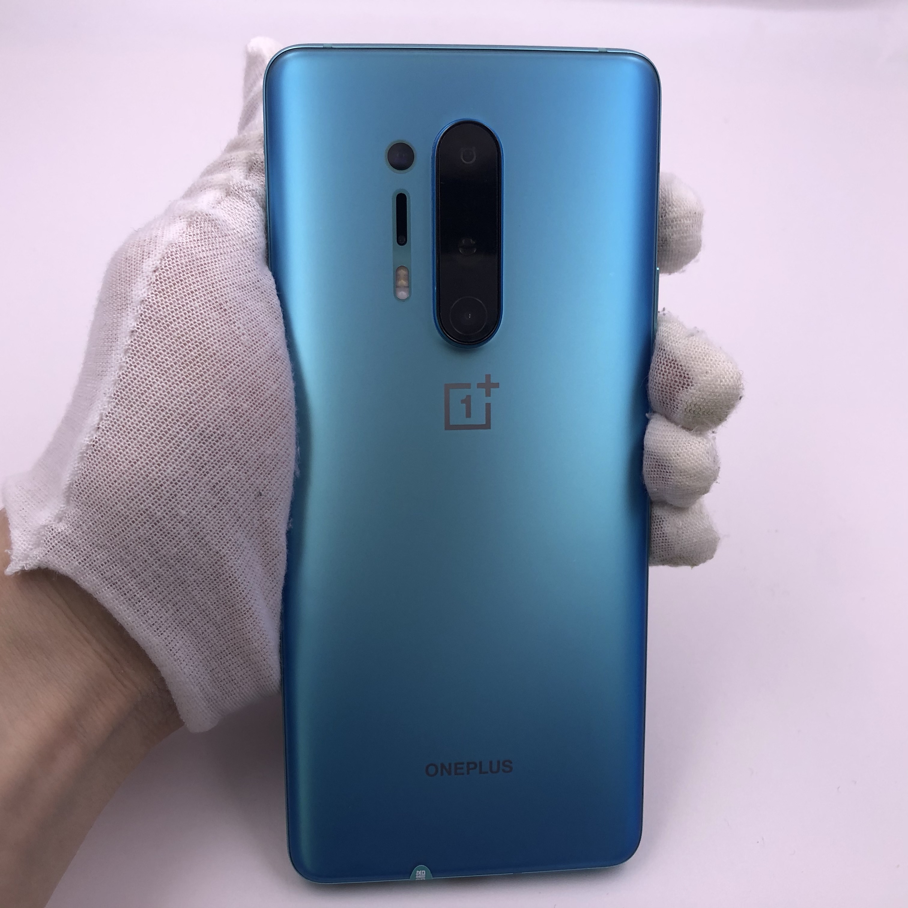 一加【一加 8 pro 5g】5g全网通 青空 12g/256g 国行 9成新