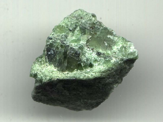 钙镁橄榄石图片