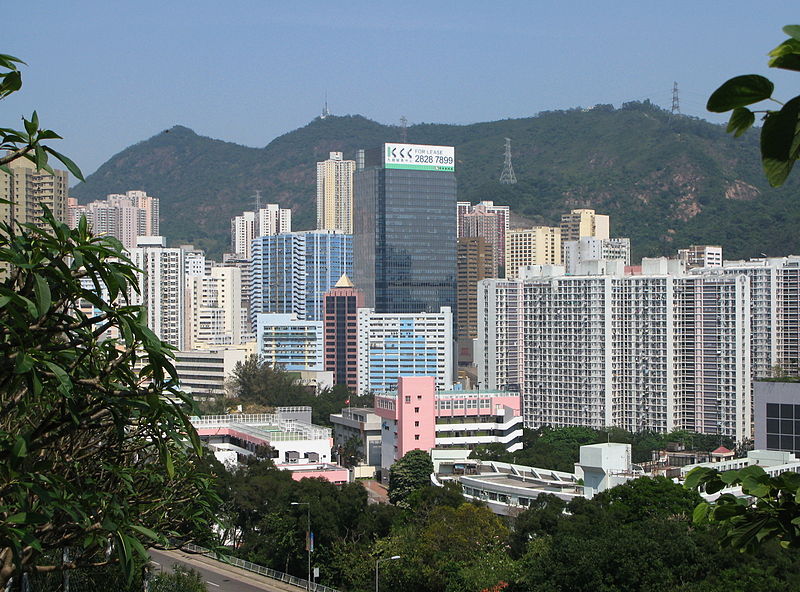 本来属于香港行政区域中的荃湾区,后与青衣岛一同成为葵青区的一部分