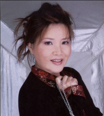 收录在专辑《龙飘飘精选第三集》,于2000年01月发行,作词作曲是黄邦明