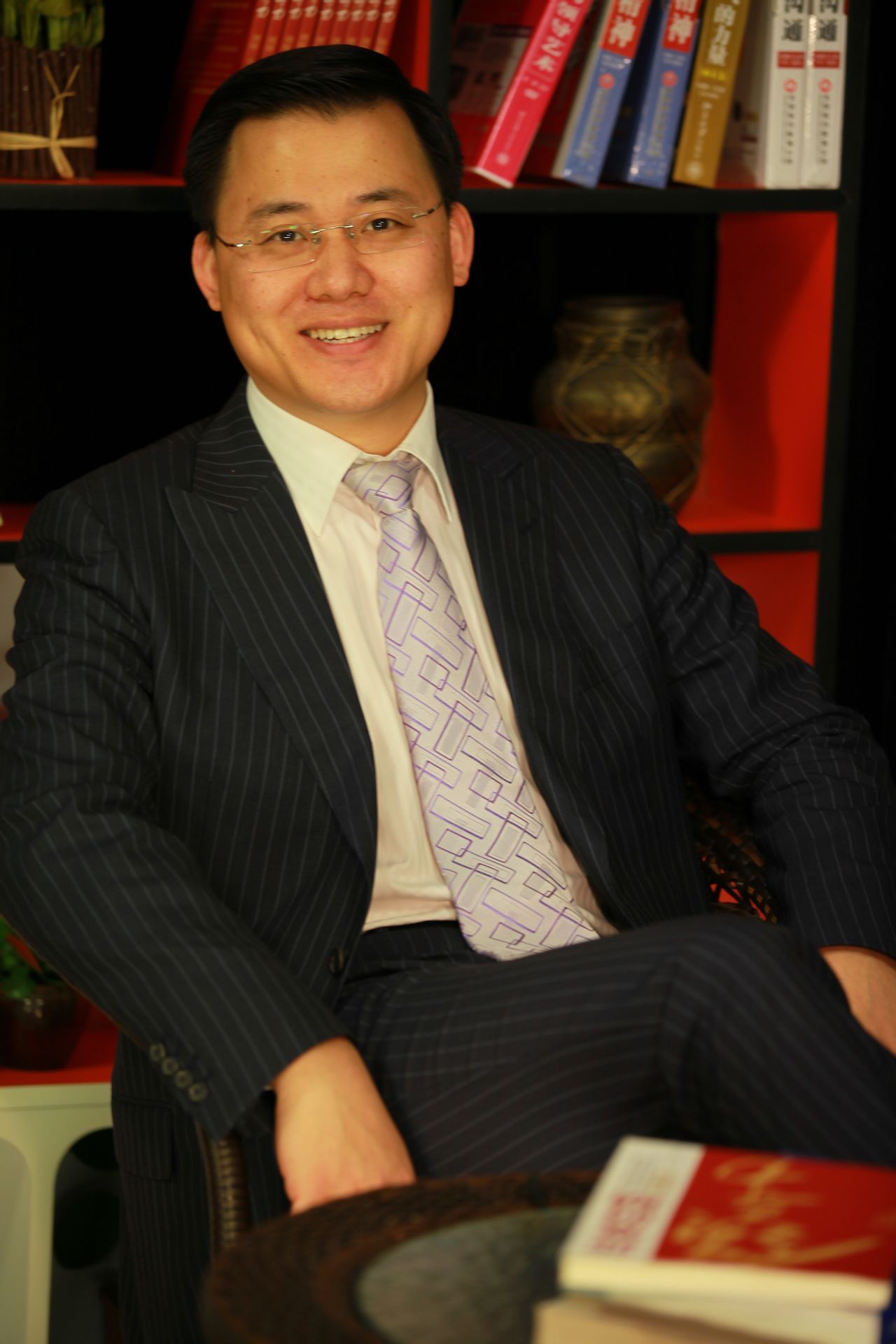 刘捷(教师)刘捷是北京大学经济学院企业家研修班特聘教授,清华大学