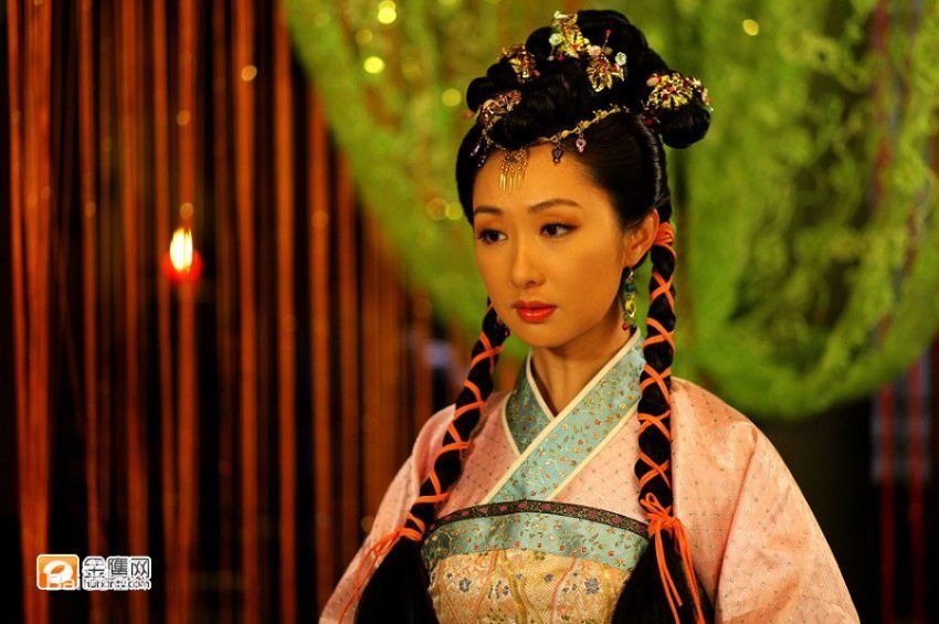 新月娥(其他人物相关)