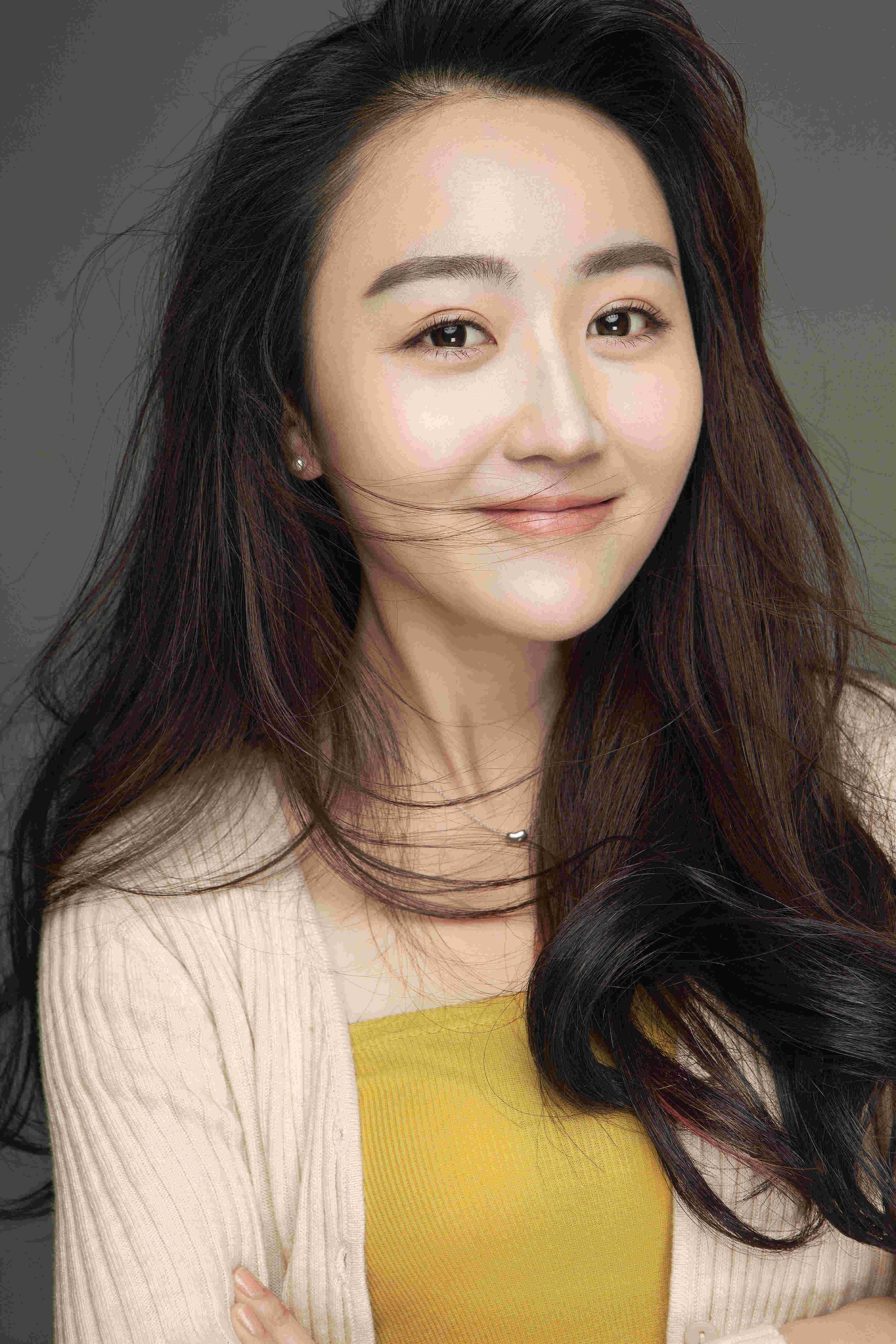 演员)杜安琪,1994年4月21日出生于安徽省铜陵市,毕业于北京电影学院