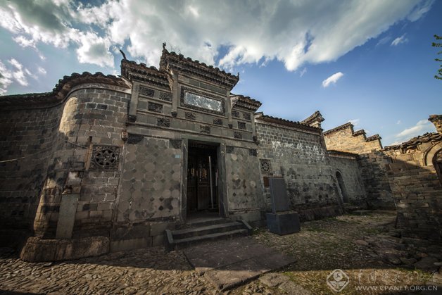 金坑儒林郎第(文化遗产)"金坑儒林郎第"位于福建省