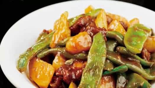 五花肉炖豆角土豆的做法